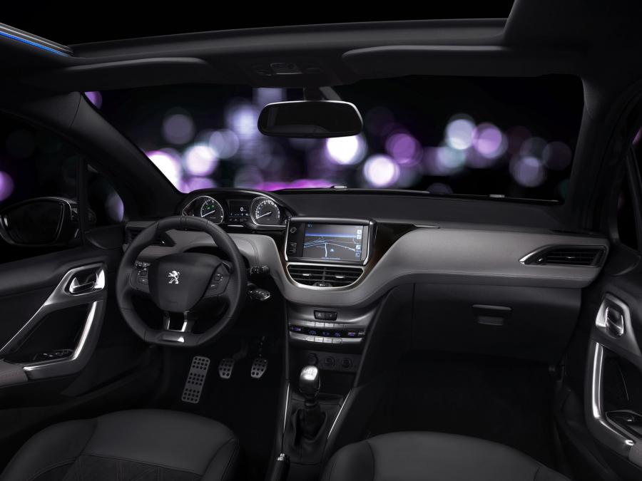  Peugeot 208 XY Concept 2012 года  (фото 2 из 24)